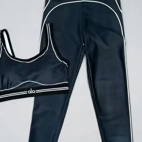Women'S Slim Fit Workout Outfit With Modern Graphic Design