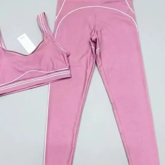 Women'S Slim Fit Workout Outfit With Modern Graphic Design