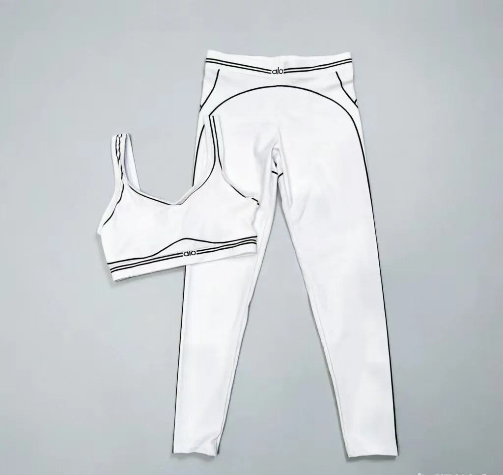 Women'S Slim Fit Workout Outfit With Modern Graphic Design