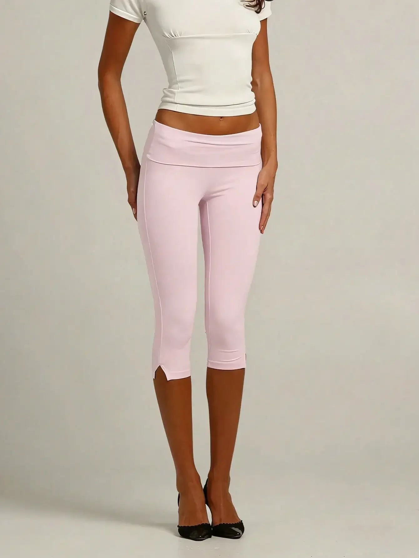 Women's Y2K White Low Waisted Slim Fit Capri Leggings