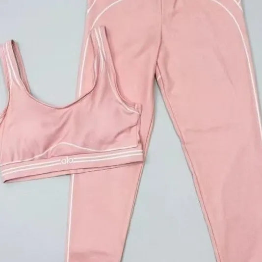 Women'S Slim Fit Workout Outfit With Modern Graphic Design