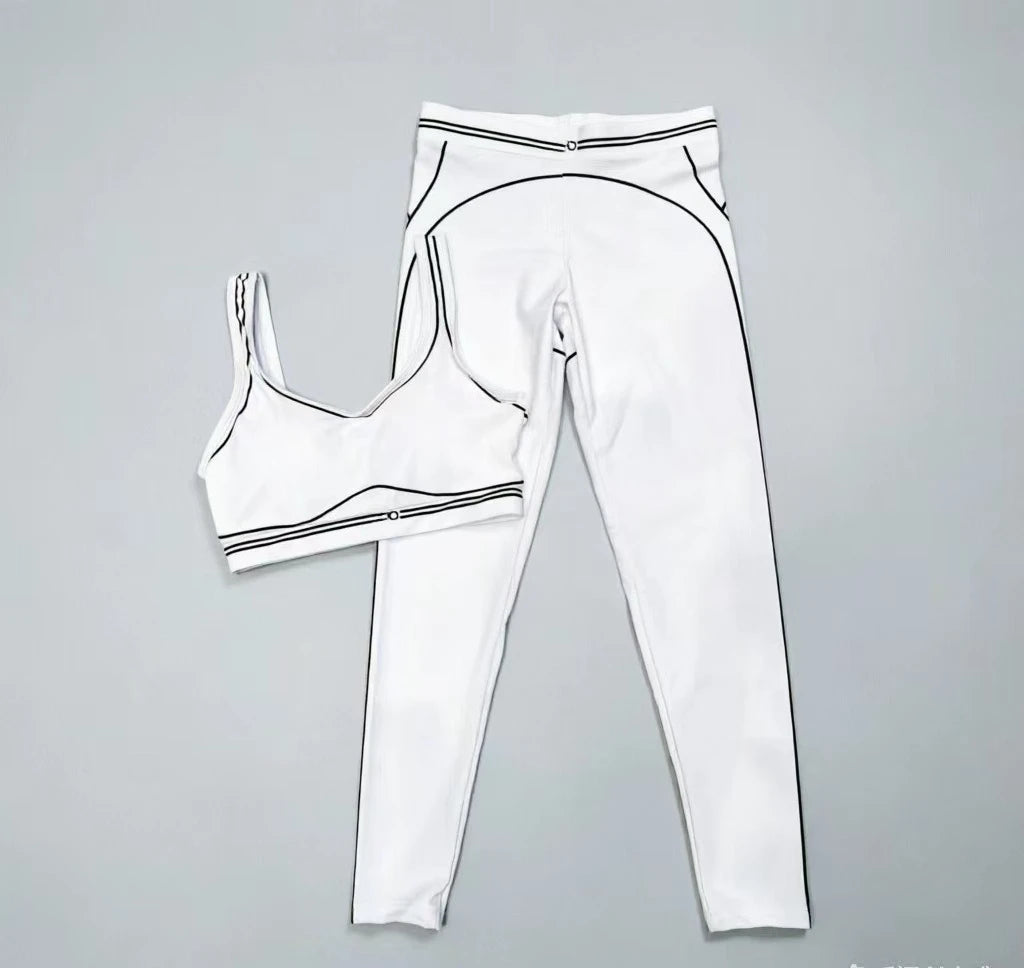 Women'S Slim Fit Workout Outfit With Modern Graphic Design